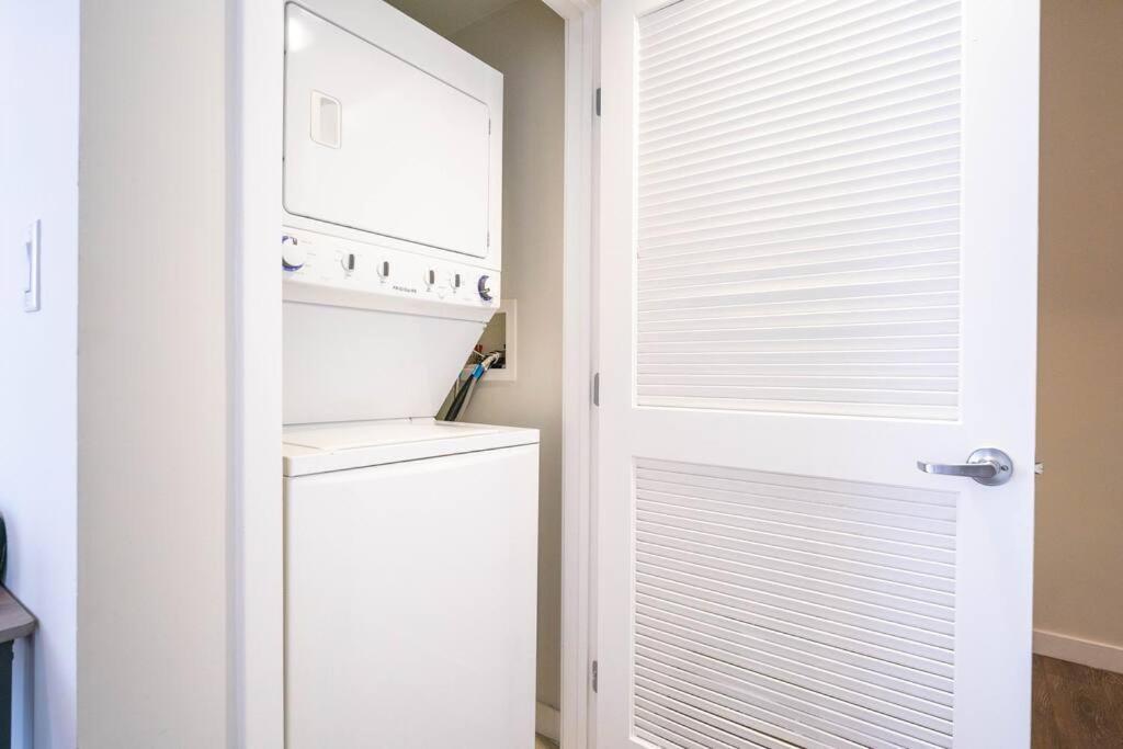 June Specials- Suite Spot Dtla- Free Parking For One Car! Los Angeles Exterior photo
