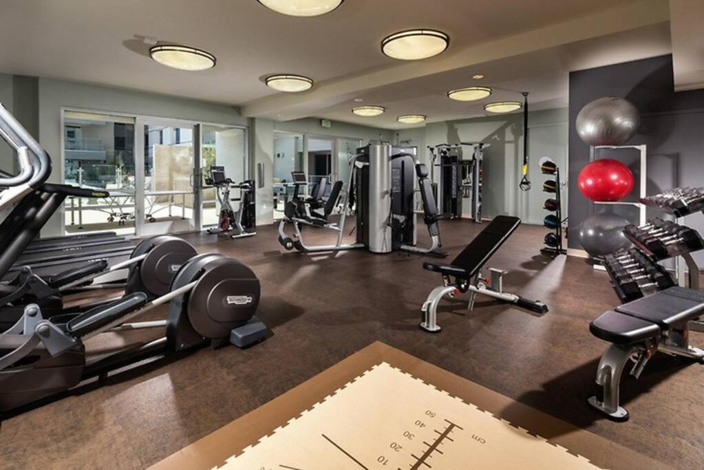 June Specials- Suite Spot Dtla- Free Parking For One Car! Los Angeles Exterior photo