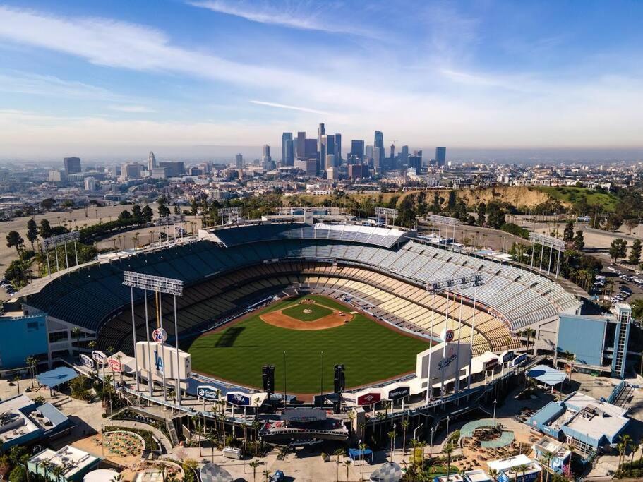 June Specials- Suite Spot Dtla- Free Parking For One Car! Los Angeles Exterior photo
